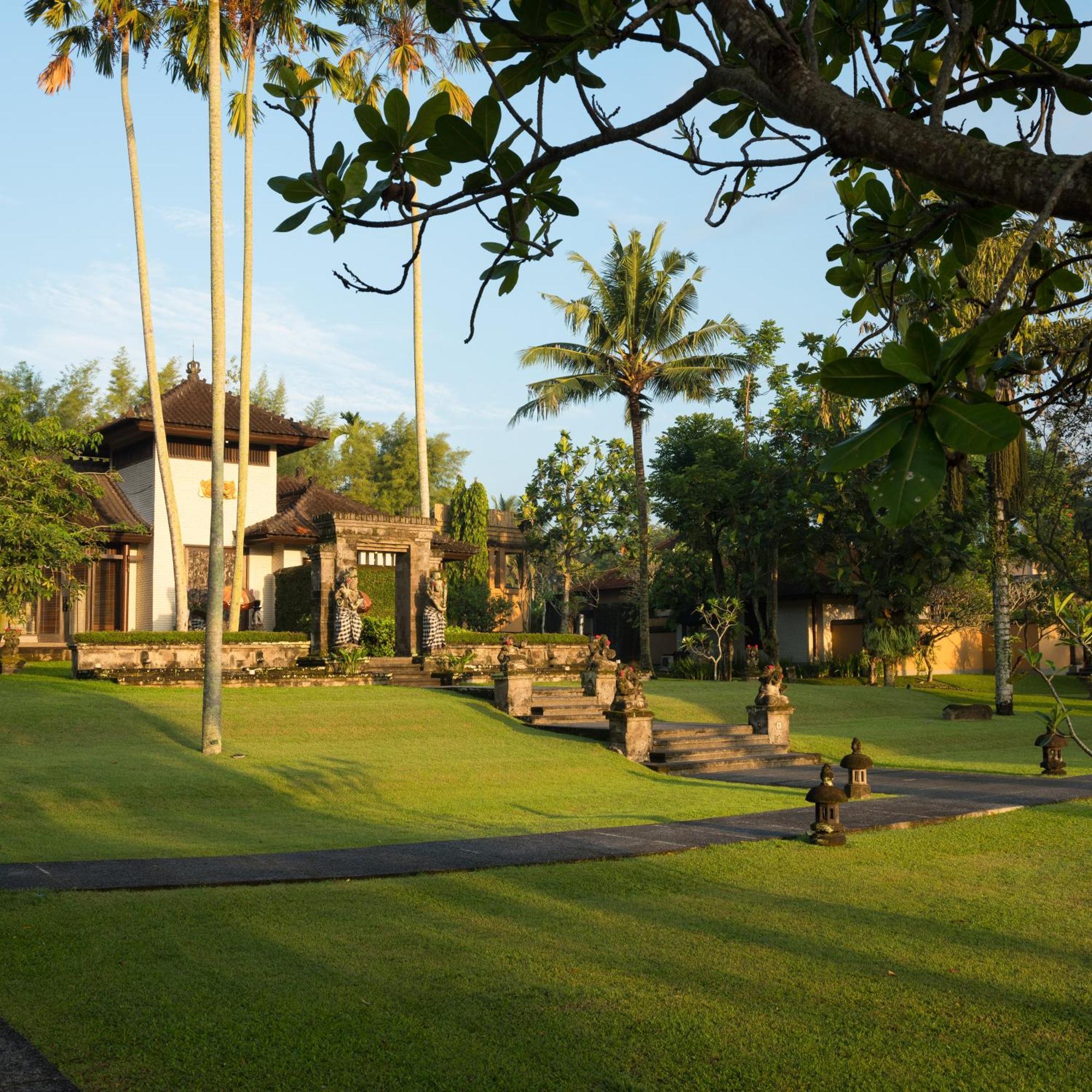 Tanah Gajah, A By Hadiprana सहारा